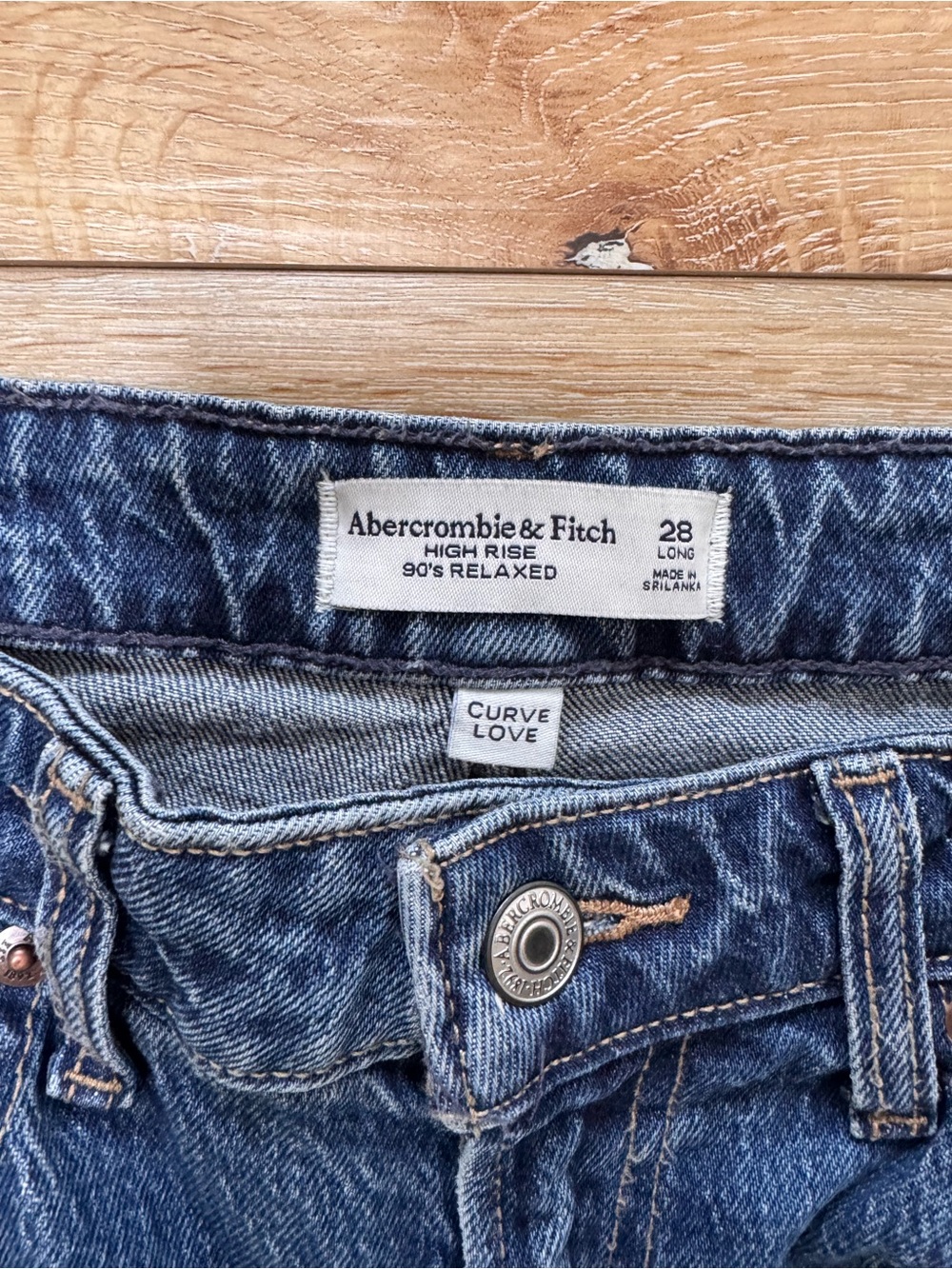 Abercrombie & Fitch High-Rise Relaxed Jeans - Indigo Blue curve love 28 long 6L